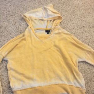 Super cute yellow fading hoodie! Girls!